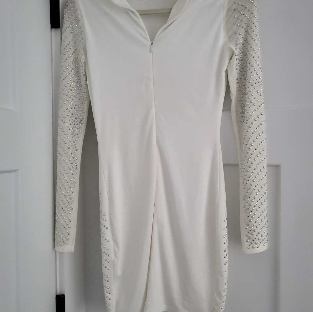 White mini dress - Picture 2 of 3